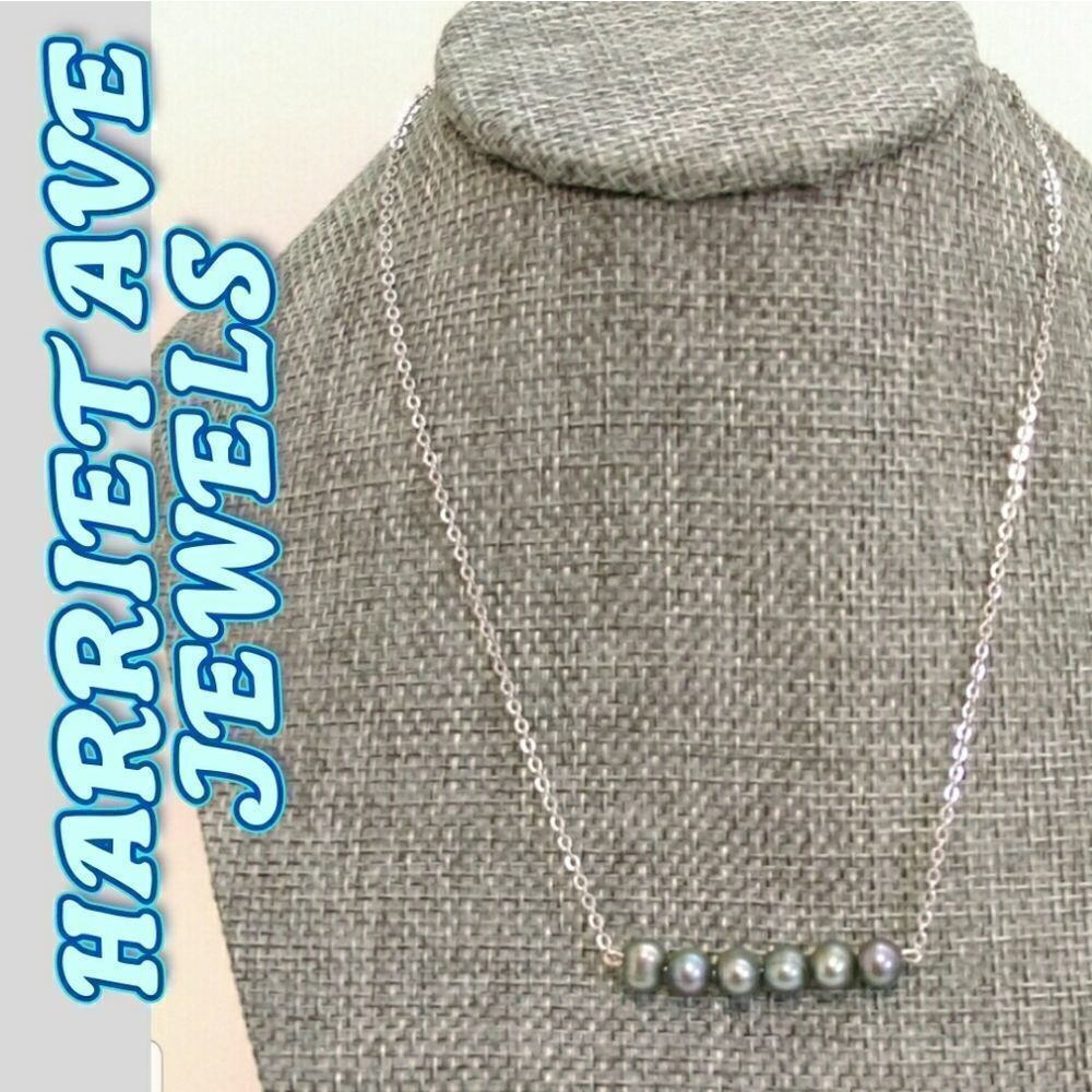 🆕️  Freshwater pearl necklace (dark)